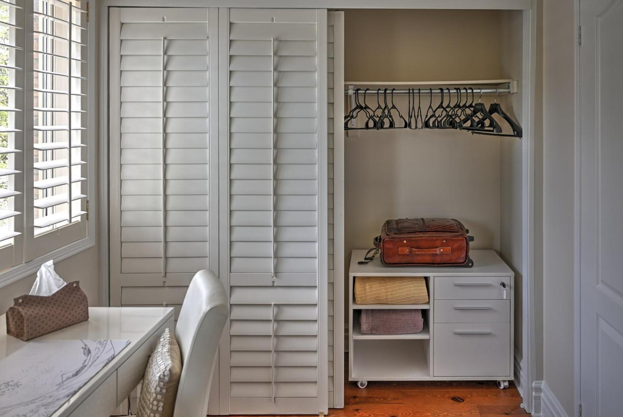 Welcome Home! Acores Bed & Breakfast Toronto Room photo